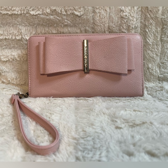 Betsey Johnson Handbags - Betsy Johnson wallet wristlet
